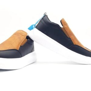 Easy wears sneakers