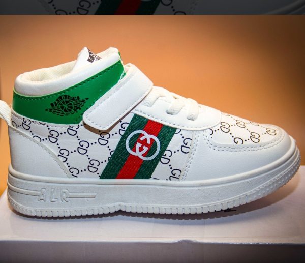 White Guci fashionable shoes for boys